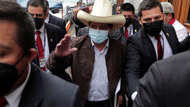 Magistrado deja el cargo y entrampa fin de intrincado proceso electoral en Perú
