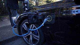 Londres negocia con 6 empresas para crear fábricas de baterías de vehículos eléctricos - FT