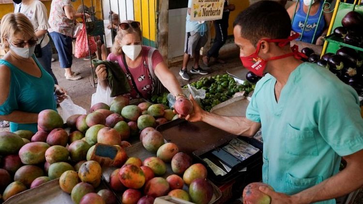 Roaring inflation compounds Cubans' economic woes