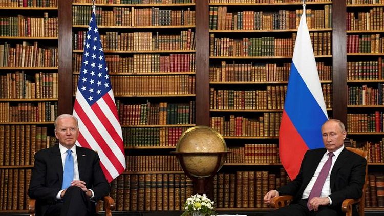 الكرملين يصف العلاقات مع أمريكا بالمؤسفة عشية مكالمة بوتين وبايدن