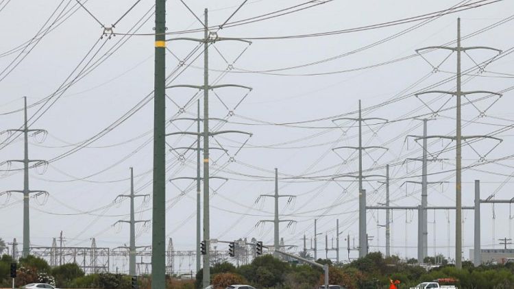 Mientras temperaturas suben, California y Texas piden conservar energía