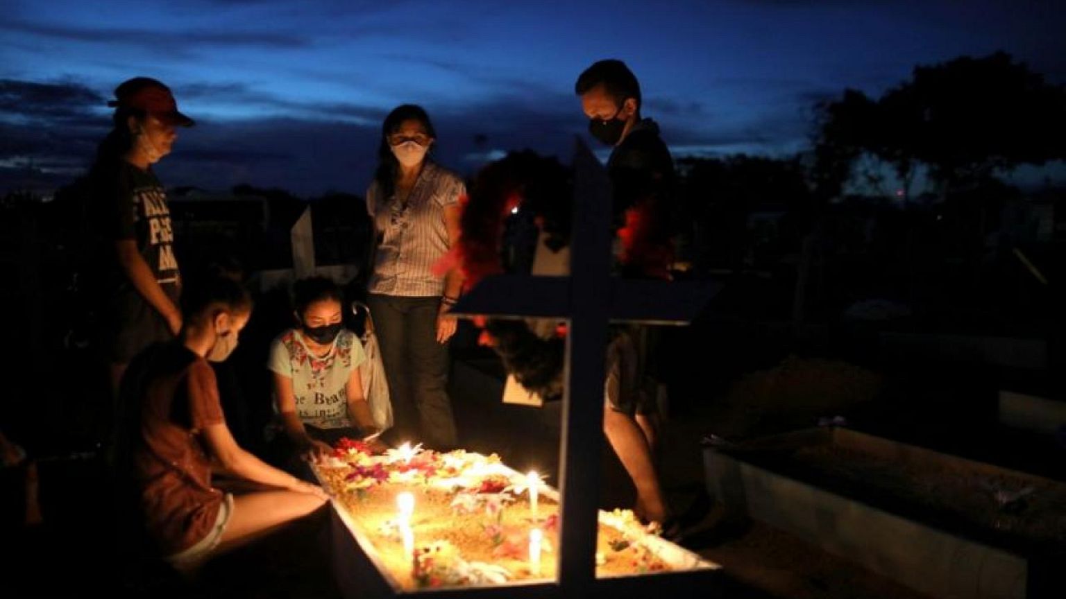 Brasil registra 1.318 nuevas muertes por COVID-19, total decesos alcanza 554.497