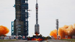 رواد صينيون يصلون إلى الوحدة الرئيسية بمحطة الفضاء الصينية