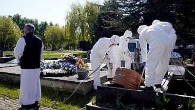 Tasa de mortalidad en España toca pico en 2020 y nacimientos bajan con fuerza: datos Tasa de mortalidad en España toca pico en 2020 y nacimientos bajan con fuerza: datos
