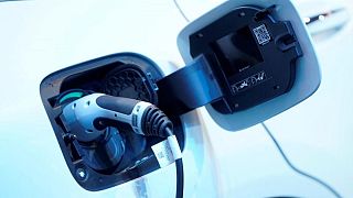 Daimler acelera el cambio a vehículos eléctricos: medio