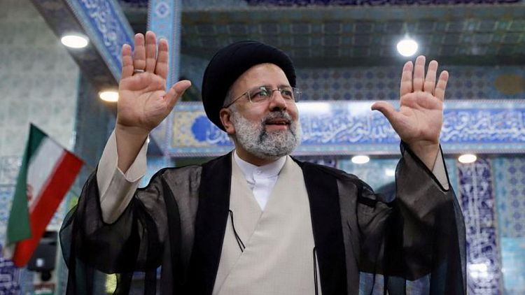 الفائز بالرئاسة في إيران قاض متشدد يخضع لعقوبات أمريكية