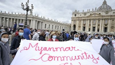 Bergoglio chiede corridoi per consentire aiuti umanitari Bergoglio chiede corridoi per consentire aiuti umanitari
