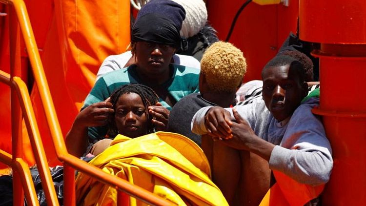إنقاذ عشرات المهاجرين قبالة ساحل جزيرة جران كناريا الإسبانية