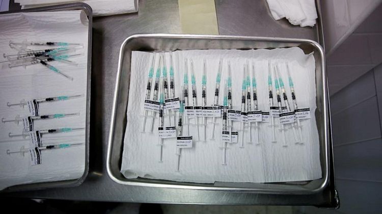Portugal acelera la vacunación ante el aumento de las infecciones por COVID-19