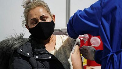 Muertes por COVID-19 en Colombia superan las 100.000 en medio de implacable tercera ola Muertes por COVID-19 en Colombia superan las 100.000 en medio de implacable tercera ola