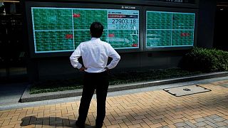 Asia stocks fragile amid growth worries, dollar in demand
