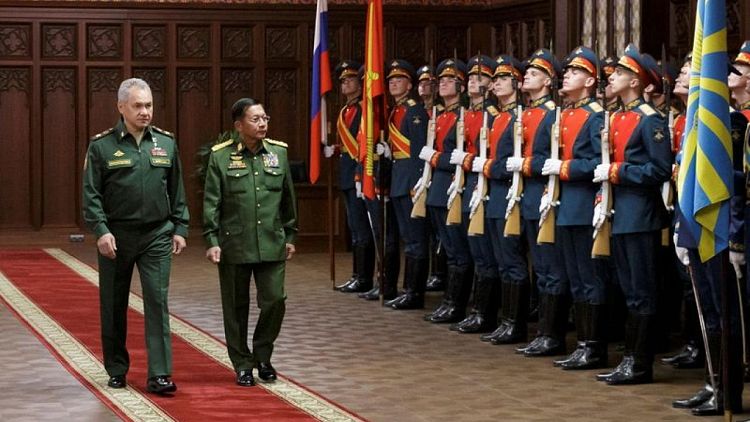 روسيا تقول إنها ستعزز روابطها العسكرية مع ميانمار