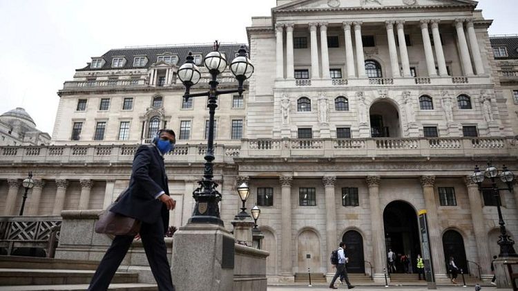 El Banco de Inglaterra mantiene las tasas de interés y el tamaño del plan de compra de bonos