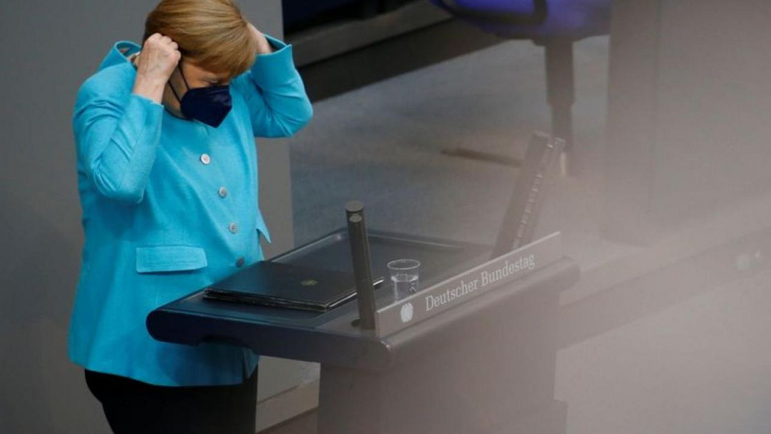 Germany's Merkel says EU should seek direct contact with Putin