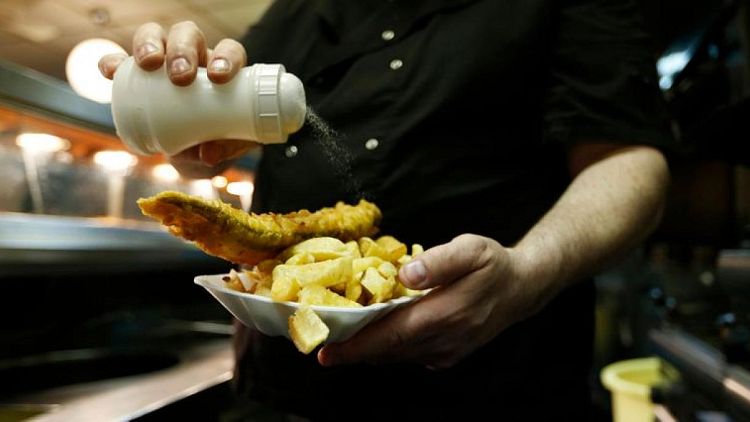 UK to ban daytime junk food adverts on TV and online