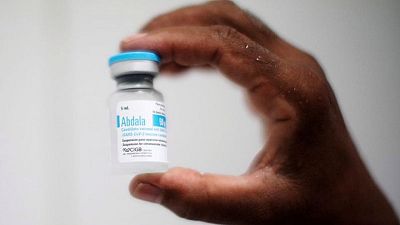 COVAX dice que trata de resolver obstáculo con envío de vacunas a Venezuela tras ultimátum