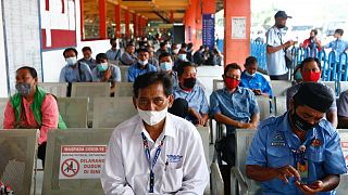 إندونيسيا تطبق إجراءات استثنائية بعد تزايد الإصابات بكوفيد-19