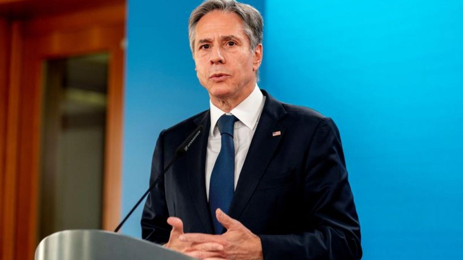 Blinken says too early for a date on lifting travel curbs for EU citizens