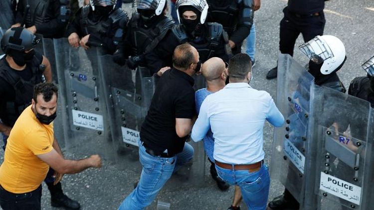 Autoridad Palestina despliega fuerzas en Ramalá durante protesta por muerte de disidente