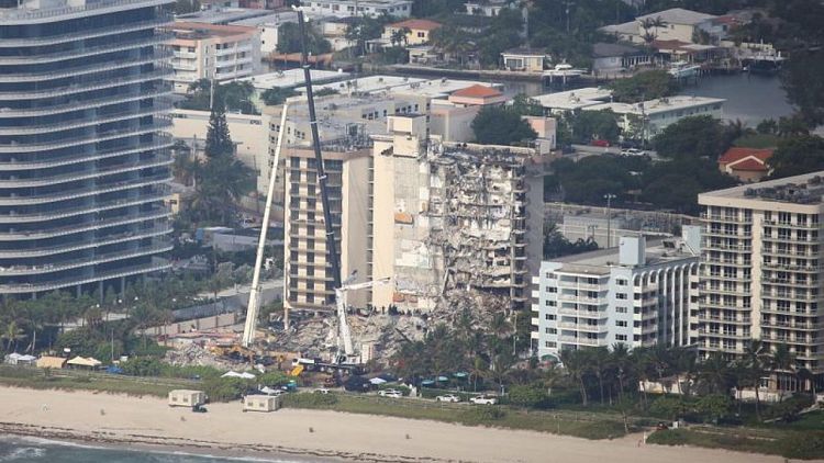 Aumenta a nueve total de muertos tras derrumbe de edificio en Florida