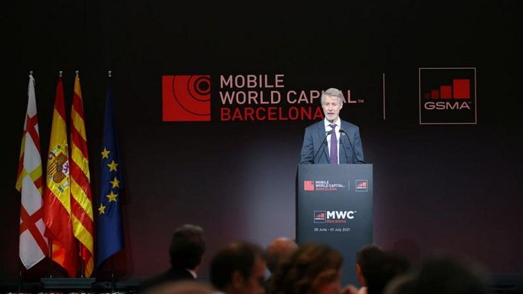 Thousands descend on Barcelona for reboot of MWC mobile tech show