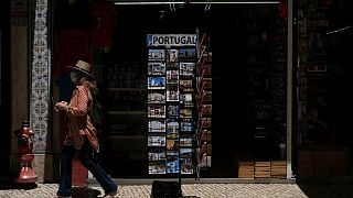 البرتغال تعلن عن خطة من ثلاث مراحل لرفع قيود كوفيد-19