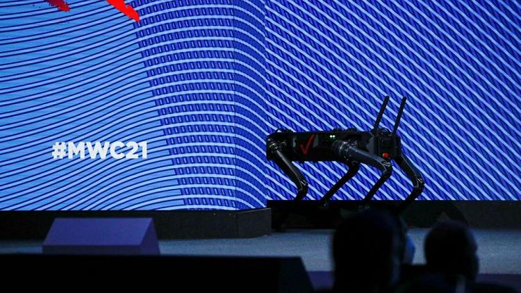 Verizon shows off 5G-connected robots at Barcelona conference