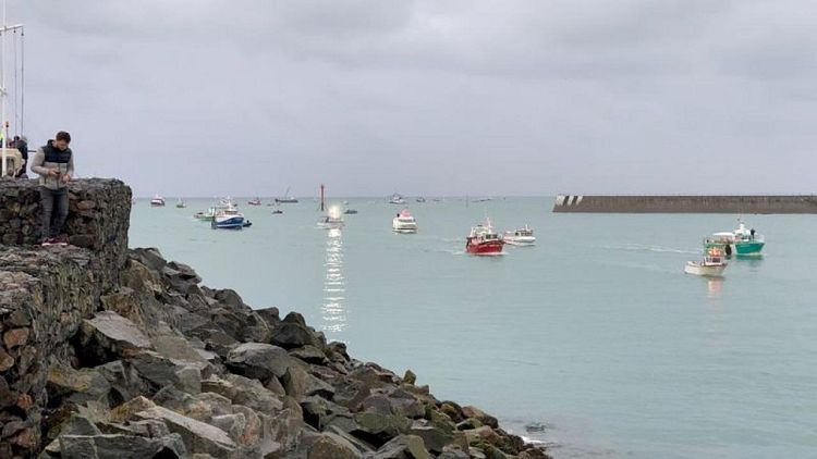 Jersey extends post-Brexit fishing transition for French boats