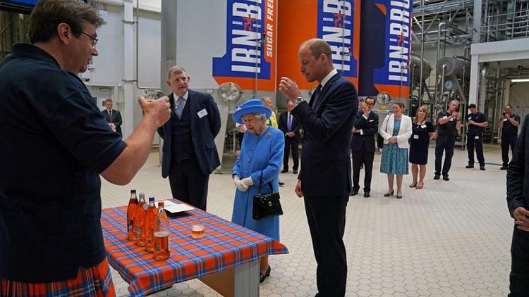 UK queen visits Irn-Bru factory, Prince William tastes the 'girders'