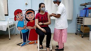 مسح: نصف المراهقين في مومباي لديهم أجسام مضادة لفيروس كورونا