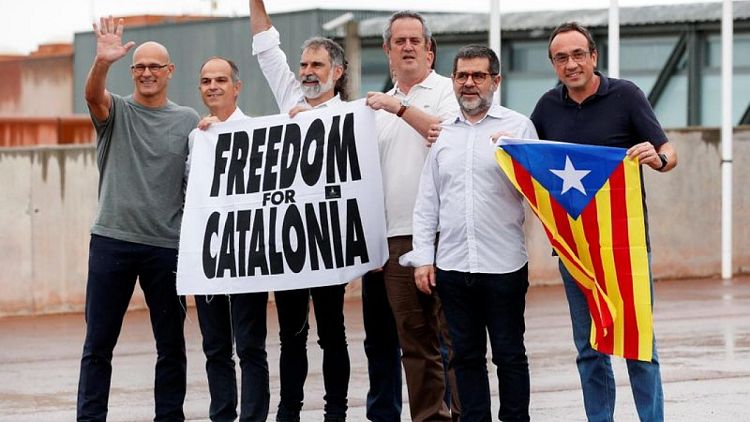 Spanish PM, Catalan separatist leader meet to relaunch talks