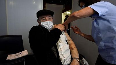 أيرلندا تسمح بأسترا زينيكا لجميع الكبار وتخفض الفترة بين الجرعتين أيرلندا تسمح بأسترا زينيكا لجميع الكبار وتخفض الفترة بين الجرعتين