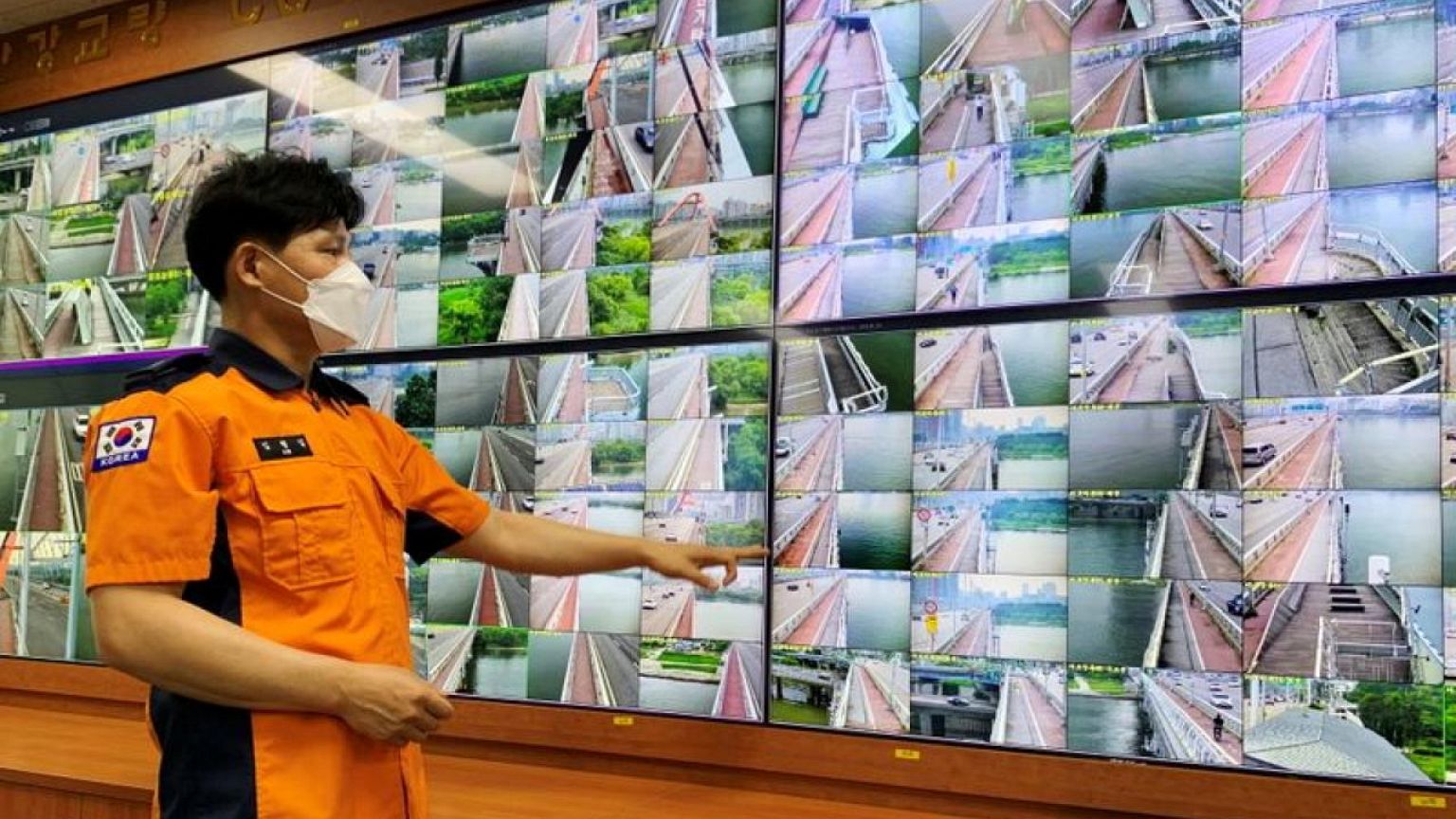 Seoul using AI to detect and prevent suicide attempts on bridges