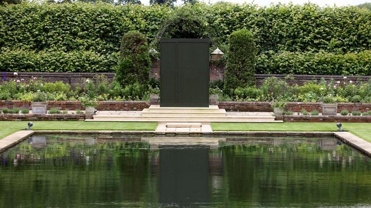 Forget-me-not: London palace's garden redesigned for Diana statue