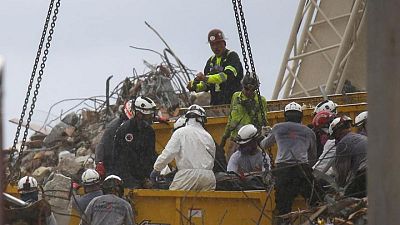 Se eleva a 18 el número de muertos por el derrumbe del edificio en Florida Se eleva a 18 el número de muertos por el derrumbe del edificio en Florida