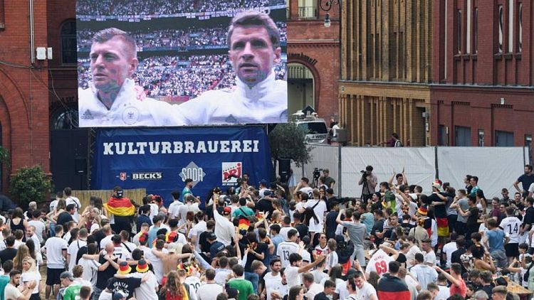Berlín reprende a la UEFA por la "irresponsabilidad" de los espectadores de la Eurocopa