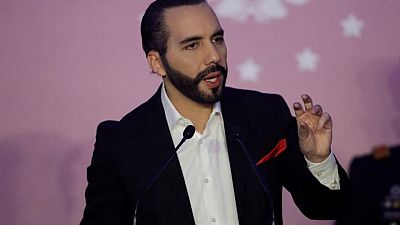 El Salvador's Bukele seeks 20% minimum wage hike, orders food handouts El Salvador's Bukele seeks 20% minimum wage hike, orders food handouts