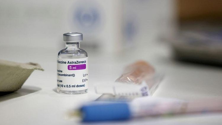 Public Health England dice que vacuna COVID de AZ protege un 94% contra la muerte en mayores de 65