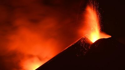 Emesse anche nube eruttiva e colata, aeroporto Catania operativo Emesse anche nube eruttiva e colata, aeroporto Catania operativo