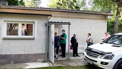 Eslovaquia lanzará lotería y ofrecerá bonificaciones para aumentar la vacunación contra COVID-19 Eslovaquia lanzará lotería y ofrecerá bonificaciones para aumentar la vacunación contra COVID-19