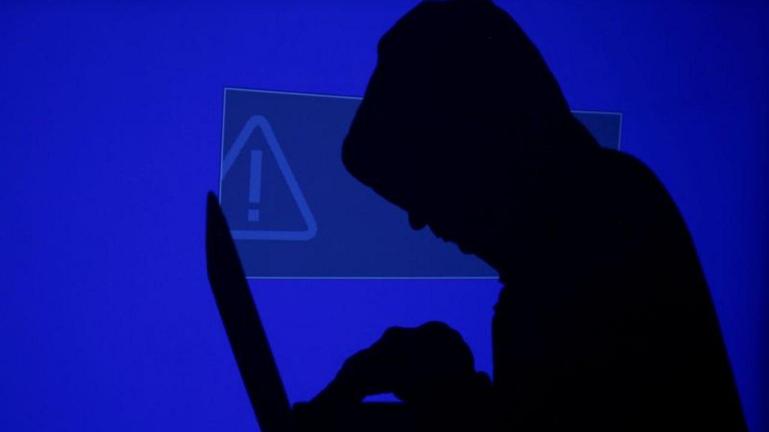 بايدن يأمر بتحقيق في هجوم إلكتروني أصاب مئات الشركات الأمريكية