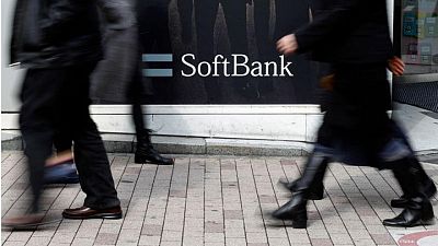 SoftBank pays $1.6 billion for Yahoo Japan rights SoftBank pays $1.6 billion for Yahoo Japan rights