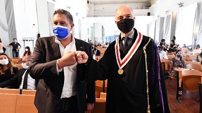 Consegna a studenti Scienze Politiche diplomati durante pandemia Consegna a studenti Scienze Politiche diplomati durante pandemia