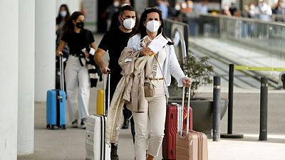 إصابات كوفيد-19 بإسبانيا تقفز نتيجة ارتفاع الإصابات بين الشبان إصابات كوفيد-19 بإسبانيا تقفز نتيجة ارتفاع الإصابات بين الشبان