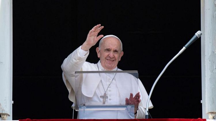 Papa Francisco reanuda gradualmente sus actividades y camina, dice el Vaticano