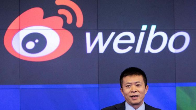 EXCLUSIVO-Presidente de Weibo negocia con firma estatal privatización del "Twitter chino": fuentes