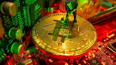 Analysis-Limited capacity, difficult logistics to slow Chinese bitcoin miners' global shift Analysis-Limited capacity, difficult logistics to slow Chinese bitcoin miners' global shift