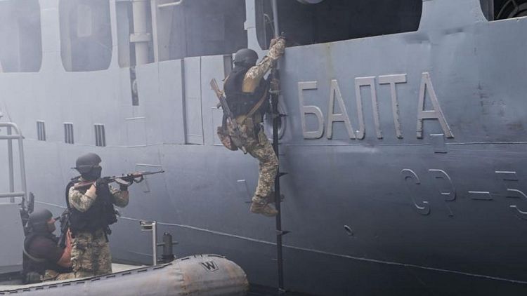 Rusia dice que está rastreando un barco de la Armada Española en el mar Negro