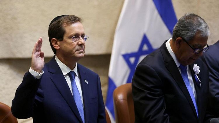 رئيس حزب العمل السابق هرتزوج يؤدي اليمين رئيسا لإسرائيل