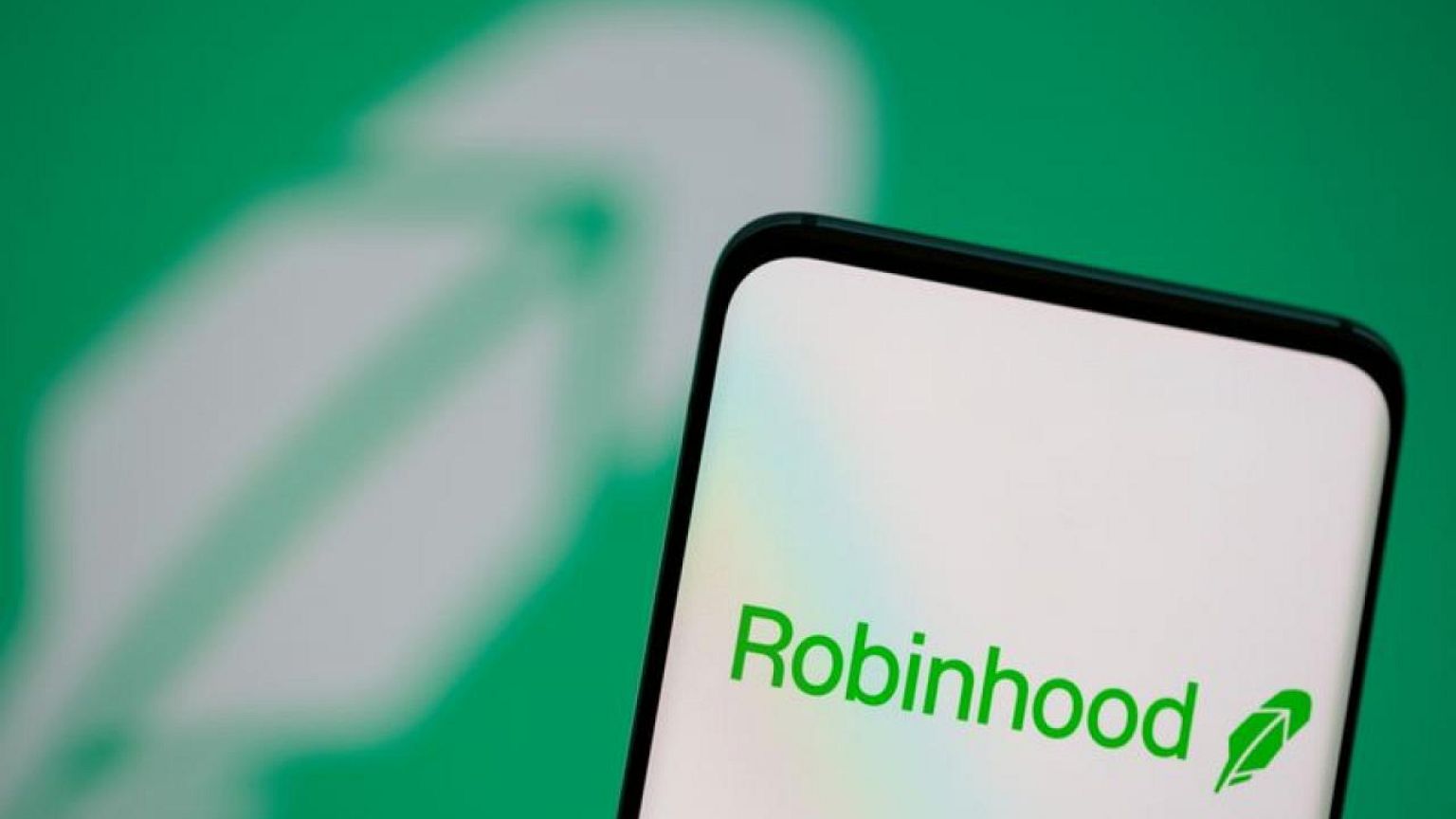 Robinhood IPO faces threat of retail snub on Reddit